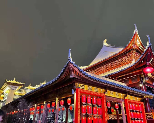 1613718710581348.jpg 南昌市政建設(shè)集團(tuán)春節(jié)守護(hù)萬壽宮歷史文化街區(qū)6001.jpg