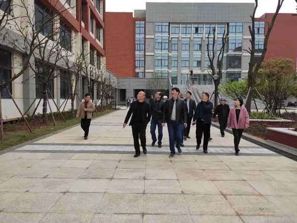 1616547630949131.jpg 進(jìn)賢縣委副書記縣長葉修堂調(diào)研進(jìn)賢縣基礎(chǔ)教育提升改造工程項目6001.jpg