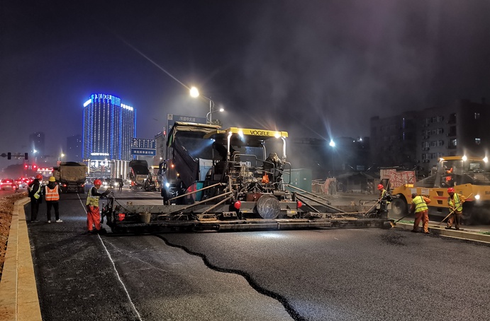 1643425668651177.jpg 洛陽東路綜合改造工程項目部抓住晴好天氣全力以赴沖刺全年目標(biāo)任務(wù)691.jpg