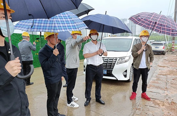 1651713026958894.jpg 南昌市政建設(shè)集團(tuán)深入項(xiàng)目督導(dǎo)疫情防控工作01.jpg