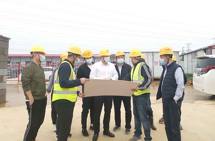徐旭帶隊深入項目督導(dǎo)假期疫情防控、安全生產(chǎn)工作，看望慰問一線職工03.jpg