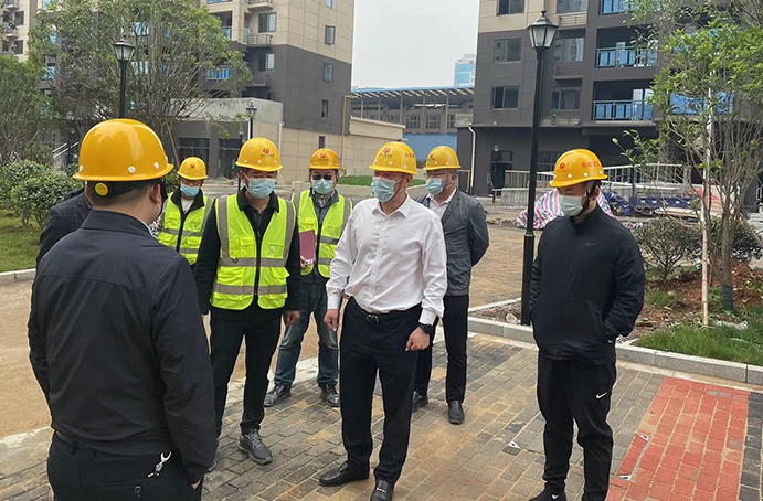 徐旭帶隊深入項目督導(dǎo)假期疫情防控、安全生產(chǎn)工作，看望慰問一線職工02.jpg