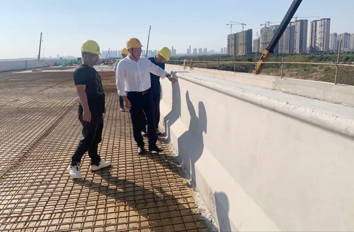 南昌市政建設(shè)集團(tuán)徐旭深入小藍(lán)大道快速化新建工程項(xiàng)目調(diào)研 南昌市政建設(shè)集團(tuán)徐旭深入小藍(lán)大道快速化新建工程項(xiàng)目調(diào)研