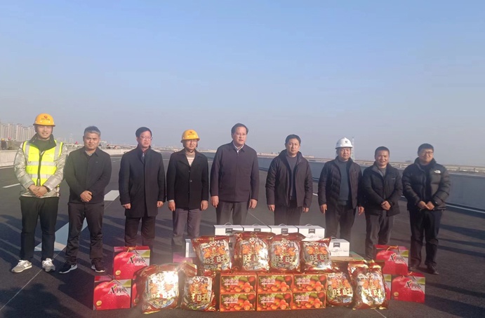 南昌縣縣委書記陳翔到小藍(lán)大道快速化新建項(xiàng)目現(xiàn)場(chǎng)調(diào)研慰問 南昌縣縣委書記陳翔到小藍(lán)大道快速化新建項(xiàng)目現(xiàn)場(chǎng)調(diào)研慰問