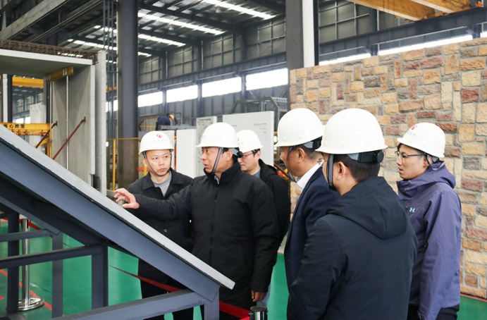 市政公用集團黨委副書記、總經理萬義輝到市政遠大公司調研指導