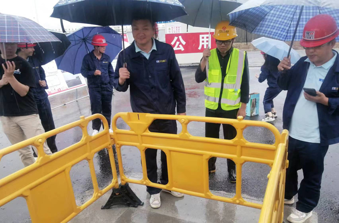 新余市住建局攜新余市萬寶建工集團到南昌高鐵東站新區(qū)交通路網工程觀摩交流