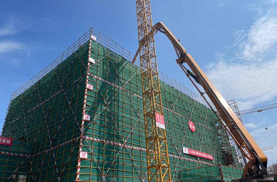 上饒馬家柚產(chǎn)業(yè)園項目生活樓、辦公樓主體結(jié)構(gòu)封頂