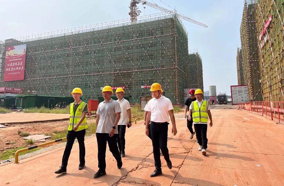 徐旭前往杭州路、新建職校等項目調(diào)研慰問