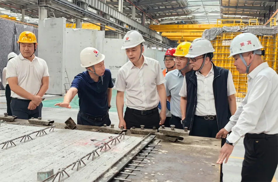 葛威敏到綠色產(chǎn)業(yè)園、新建區(qū)人民醫(yī)院二部項(xiàng)目調(diào)研