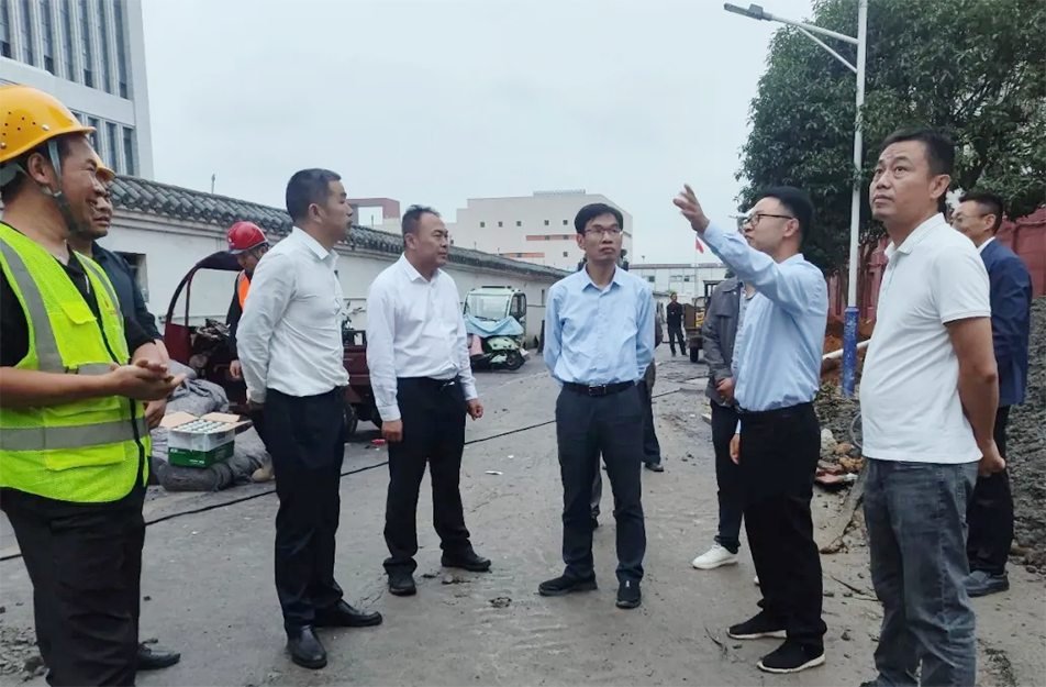 南昌市委辦公室正縣級督查專員賴繼紅到新建區(qū)老舊小區(qū)改造項目調(diào)研 南昌市委辦公室正縣級督查專員賴繼紅到新建區(qū)老舊小區(qū)改造項目調(diào)研