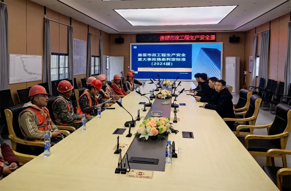 高處作業(yè)安全培訓｜腳手架搭設(shè)、防墜落措施與事故警示教育