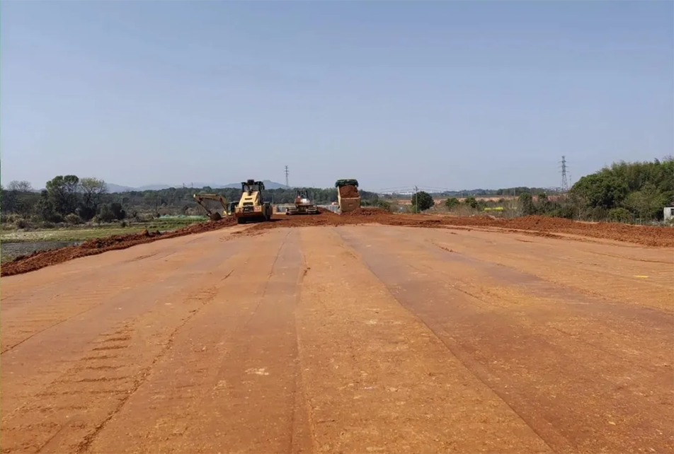 云翔大道項(xiàng)目路基全線貫通 | 飽和式施工加速推進(jìn)，助力區(qū)域交通升級