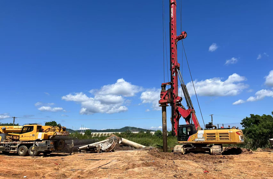 昌北機場三期配套路網(wǎng)神州路工程全面推進 打造空港貨運新動脈